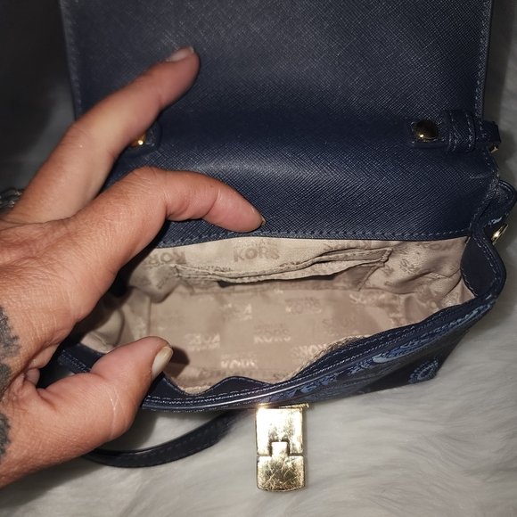 AUTHENTIC MICHAEL KORS crossover purse saffiano leather blue tone - Picture 4 of 16